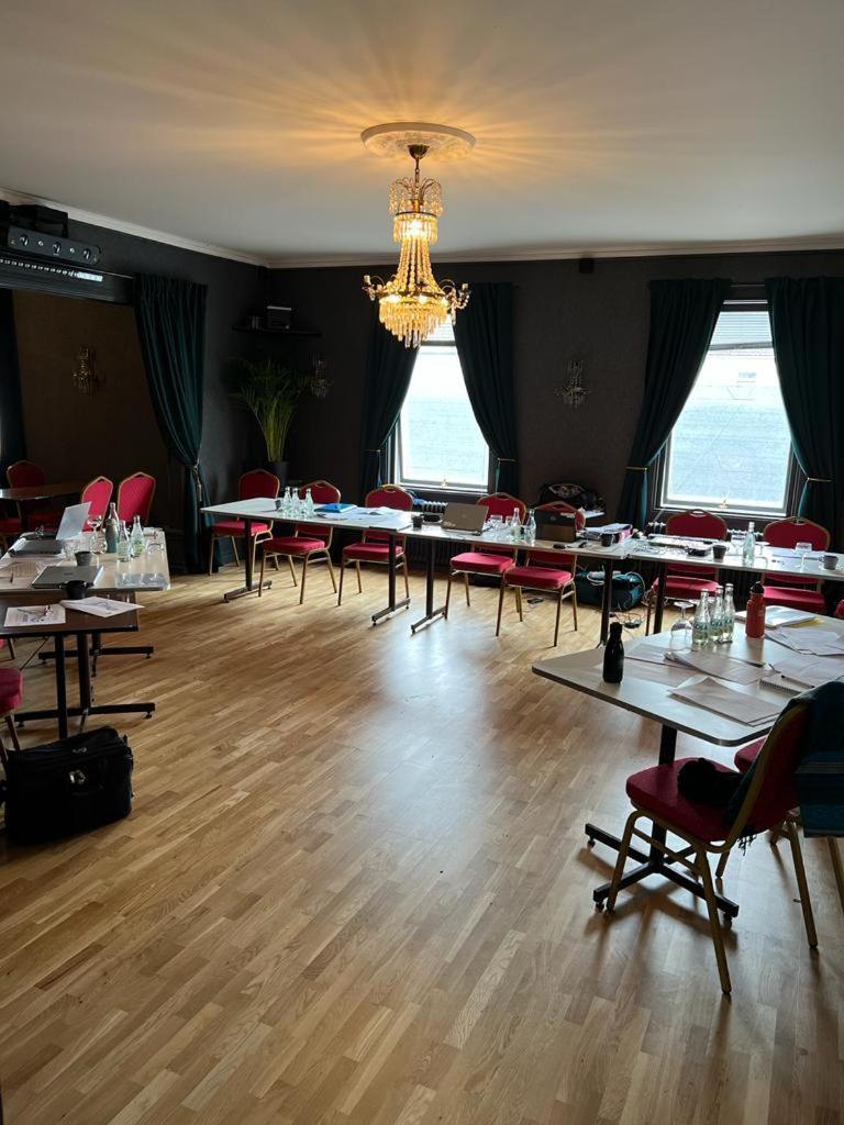 Hotell Gaestis Tierp Экстерьер фото